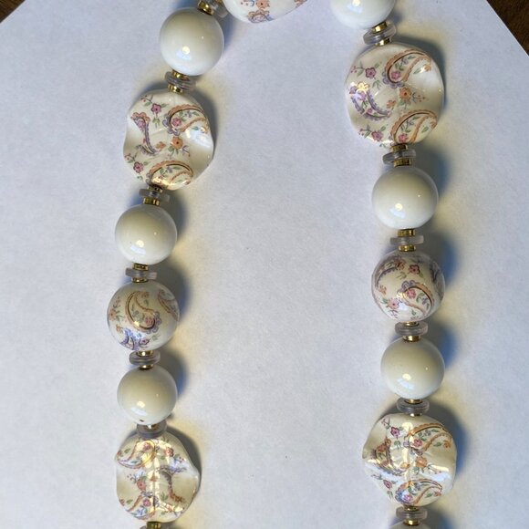 Vintage Japan Beaded Necklace With Paisley & Floral Motif - Picture 6 of 8